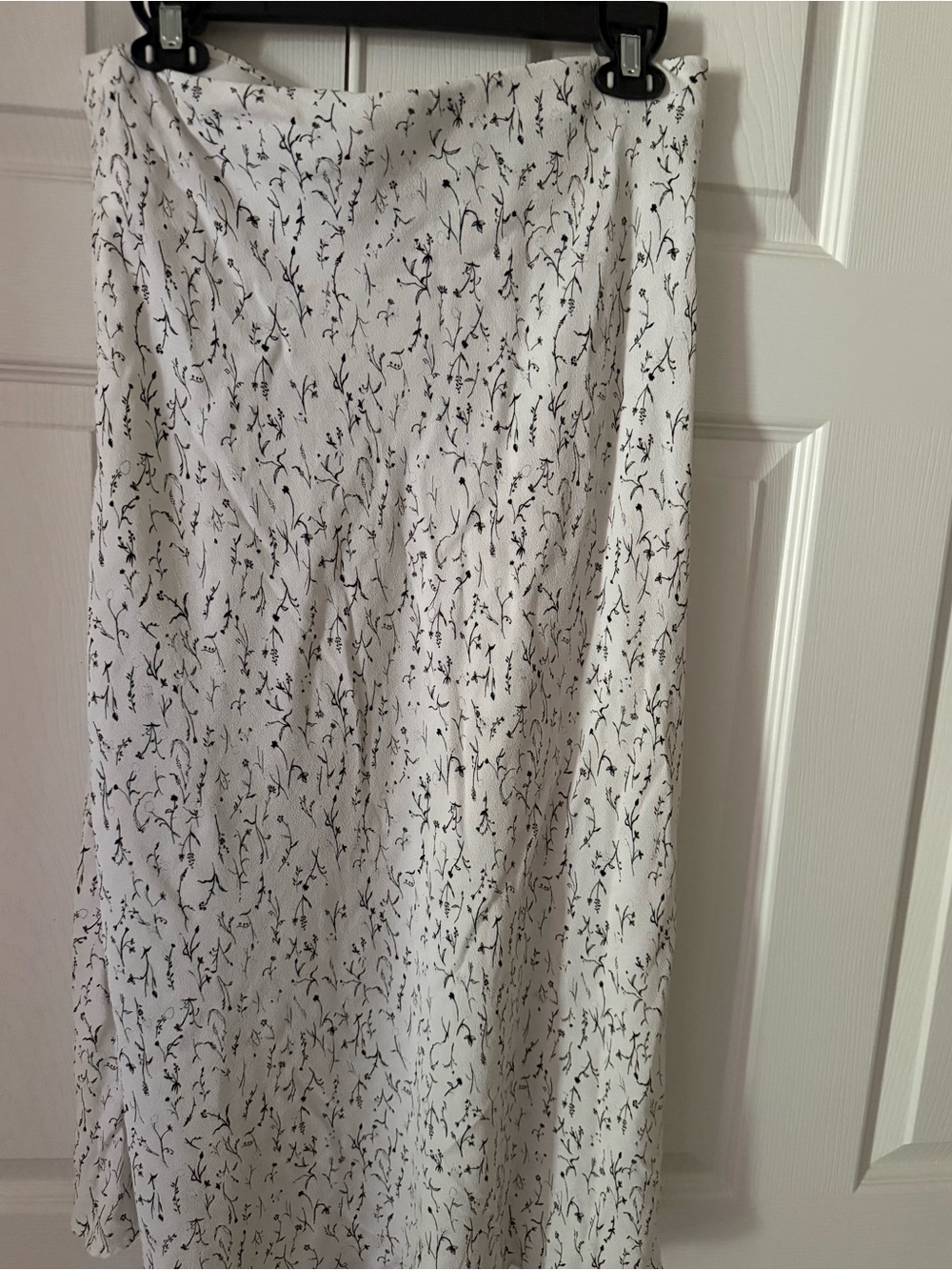 H&M White Maxi Skirt with Black Floral Print